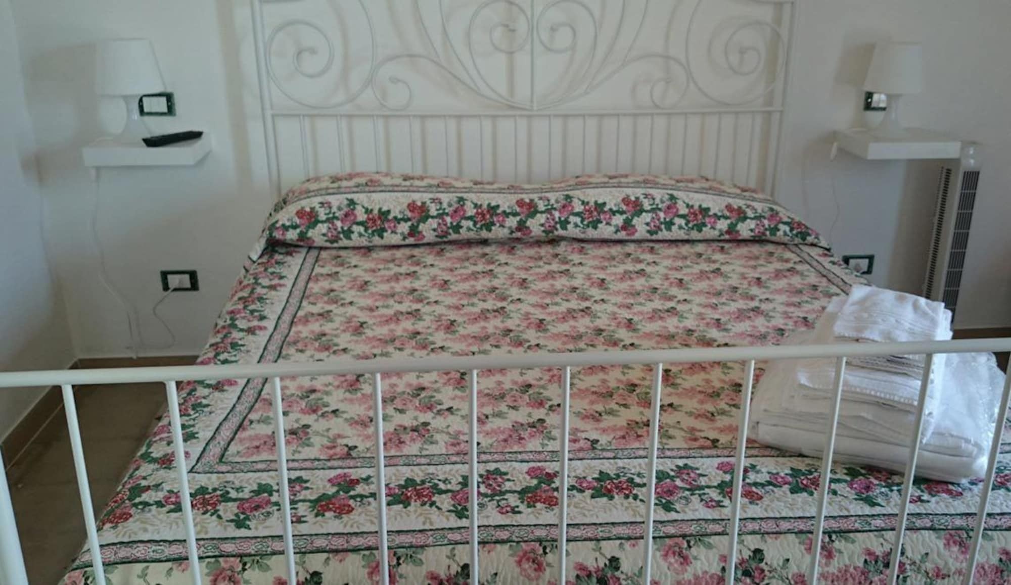 La Casa Bianca Hotel โมโนโปลี ภายนอก รูปภาพ